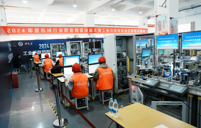 大赛资讯 | 亚龙集团助力2024年度机械行业职业教育技能大赛—工业互联网智能控制技术赛项顺利举办！