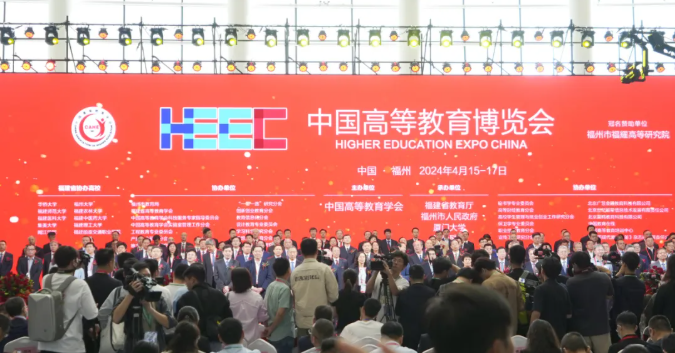 亚龙集团携系列新产品亮相第61届高博会！为全世界更多人带来技术与技能！